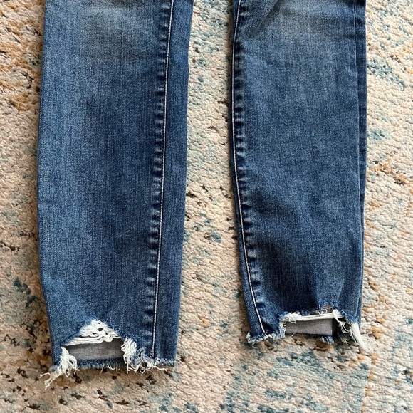 [Abercrombie & Fitch] Simone Distressed High Rise Skinny Jeans- Size 28/6 - Picture 6 of 8